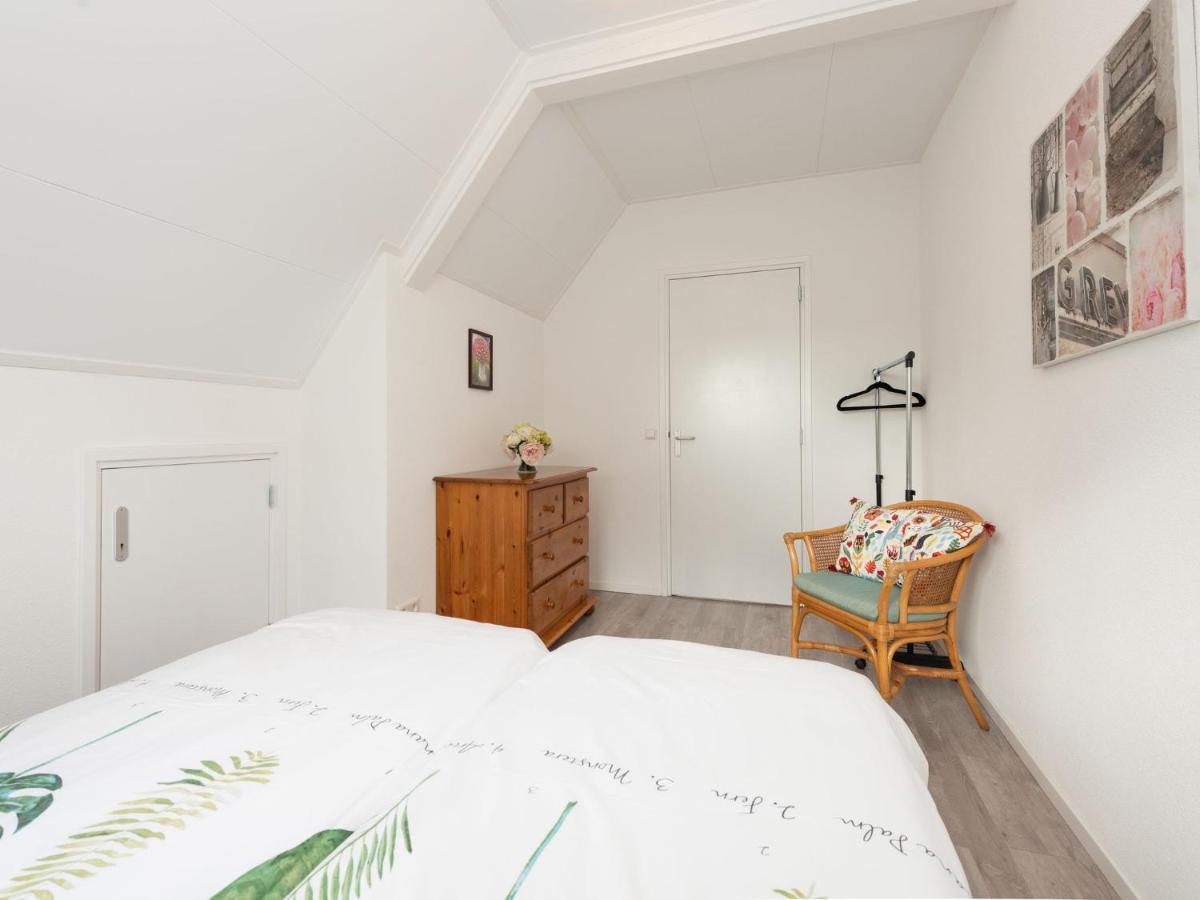 Quaint Apartment In Schoorl Near Tennis Court Exterior photo